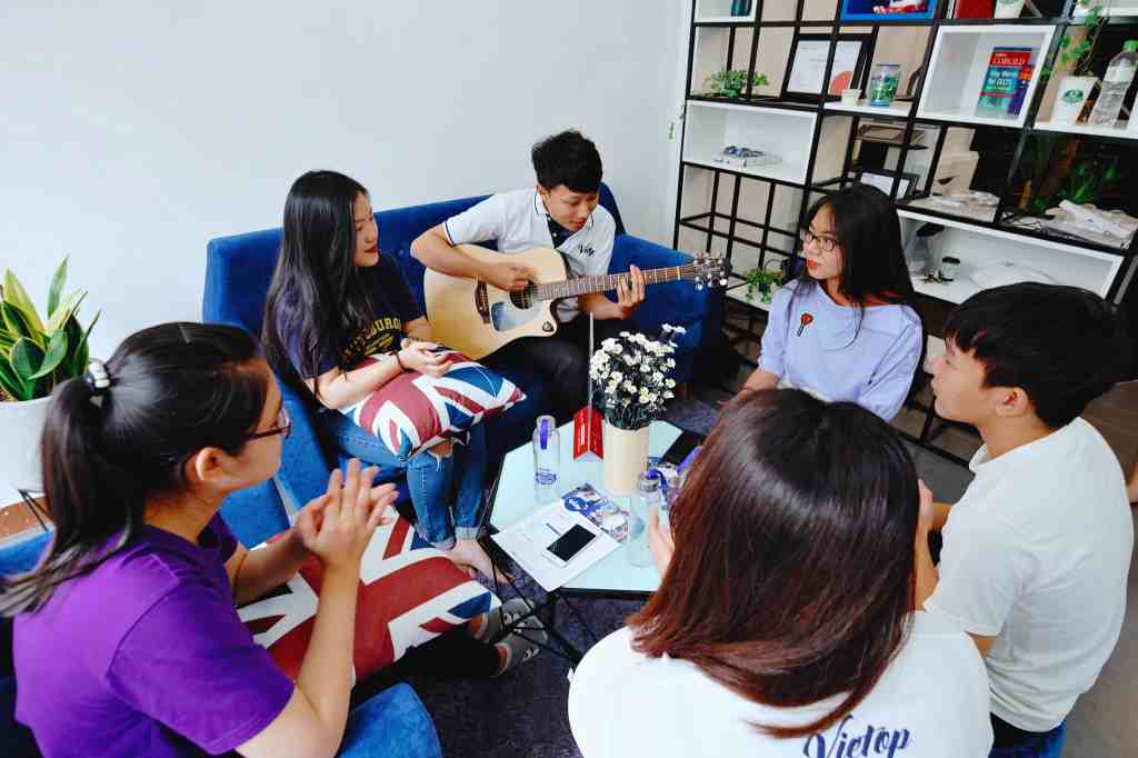 Luyện thi tại trung tâm IELTS giúp bạn có thêm nhiều bạn